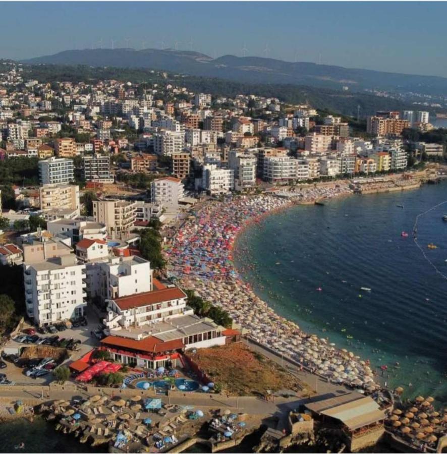 Green Dolphin Daire Bar Dış mekan fotoğraf